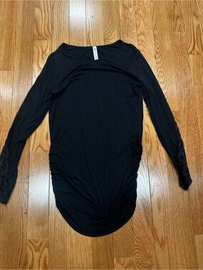 Women’s Black Long-Sleeve Scoop Neck Top by